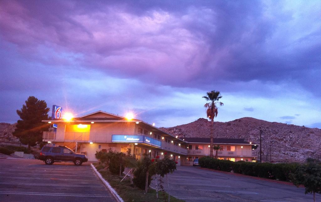 Hilltop Inn & Suites Victorville Exterior photo
