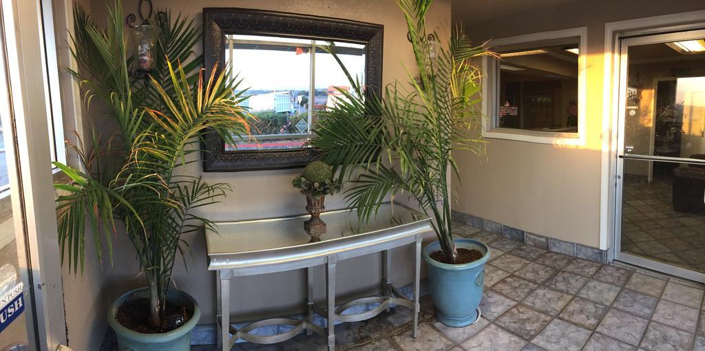 Hilltop Inn & Suites Victorville Exterior photo