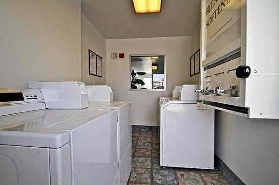 Hilltop Inn & Suites Victorville Facilities photo
